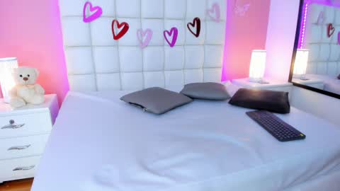 Snapshot of renatajhonson chatting on 02-25-25, 10:39 Renata online show from 02-25-25, 10:39