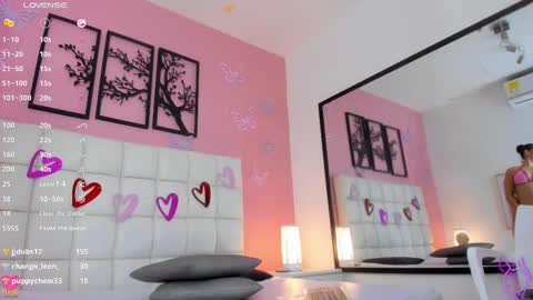 Snapshot of renatajhonson chatting on 02-27-25, 07:55 Renata online show from 02-27-25, 07:55