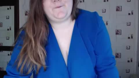 renataoia online show from 10-20-25, 01:55