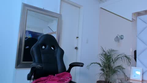 Renata  online show from 01-25-25, 05:40