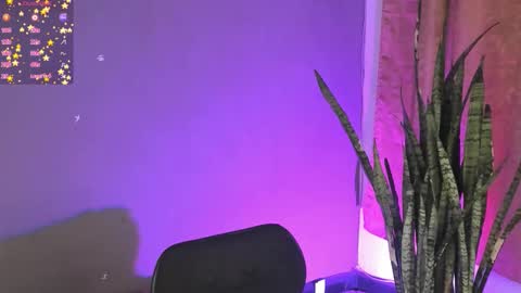 renatawilsom online show from 12-20-25, 01:07