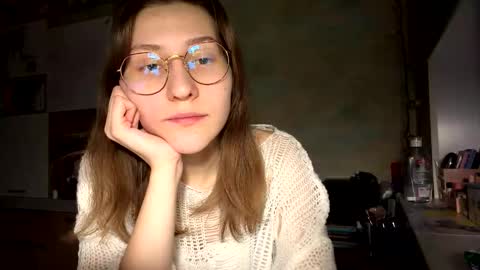 Snapshot of renayreisdorf chatting on 02-19-26, 04:14 Mia online show from 02-19-26, 04:14