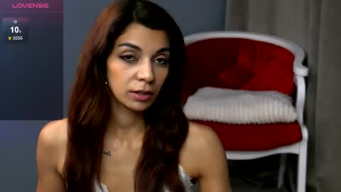 Snapshot of reneevoss chatting on 11-28-25, 01:25 Rena online show from 11-28-25, 01:25