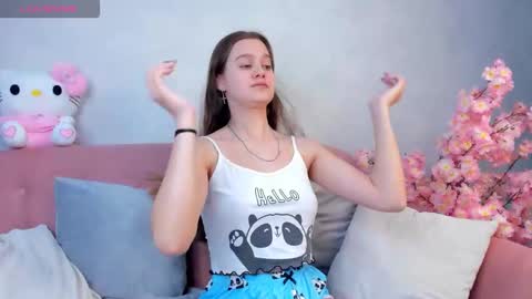 Snapshot of renesmy_black chatting on 11-25-25, 12:43 Renesmy online show from 11-25-25, 12:43