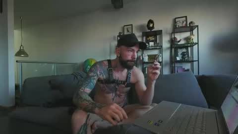 Snapshot of rensurectedxxx chatting on 11-09-25, 02:04 rensurectedxxx online show from 11-09-25, 02:04