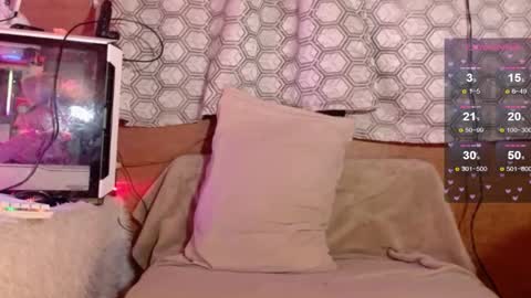 Snapshot of respectme0923 chatting on 09-21-25, 05:31 HAZEL online show from 09-21-25, 05:31