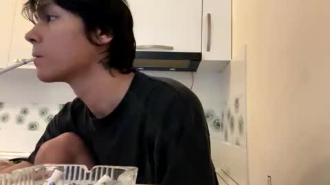 Aiqo online show from 10-29-25, 07:43