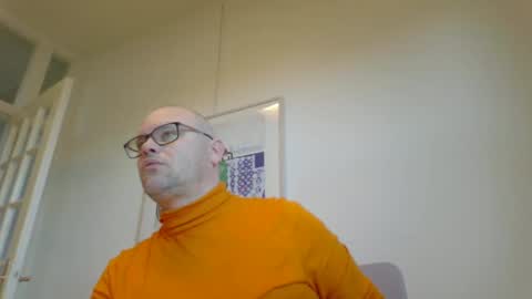 Snapshot of rettie1984 chatting on 01-03-25, 01:14 Attention whore online show from 01-03-25, 01:14