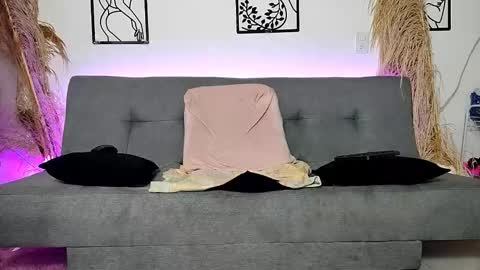 reymasterhot online show from 12-18-25, 11:49