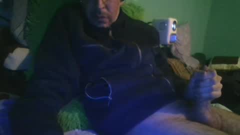reyes_albert2006 online show from 01-13-25, 11:52