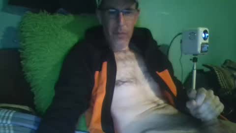 reyes_albert2006 online show from 11-30-25, 12:53