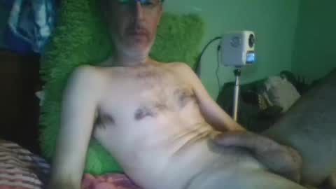 reyes_albert2006 online show from 04-04-26, 09:07