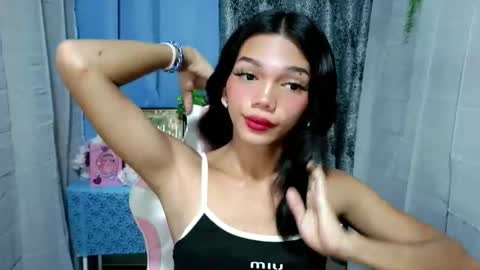 Snapshot of rhiana_slut chatting on 11-21-25, 08:29 rhiana_slut online show from 11-21-25, 08:29