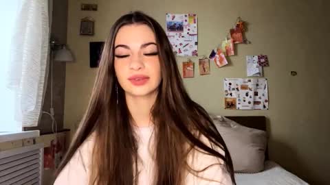 Snapshot of rhiannonmuccigrosso chatting on 11-04-25, 08:46 Anna online show from 11-04-25, 08:46