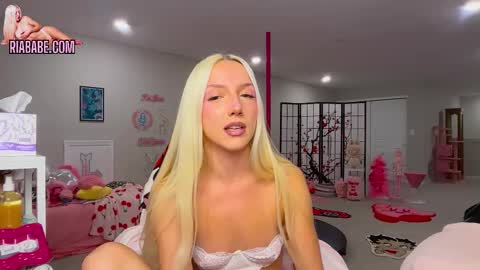 ria  online show from 11-25-25, 03:50