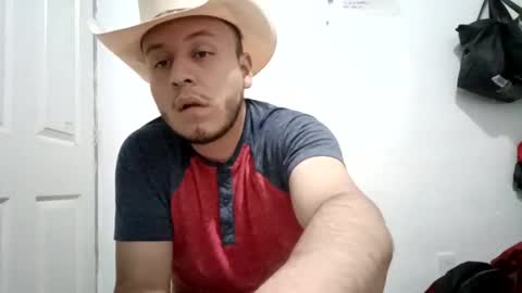 ricardogarcia21 online show from 01-05-25, 08:22