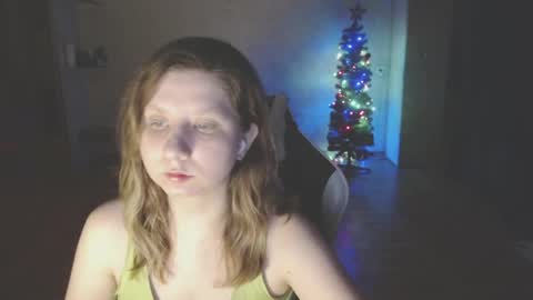 Snapshot of richemily chatting on 01-06-25, 04:44 Emily online show from 01-06-25, 04:44