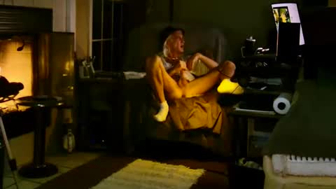 Snapshot of ricks4fun chatting on 10-28-25, 02:04 PINK HOLE TWINK online show from 10-28-25, 02:04