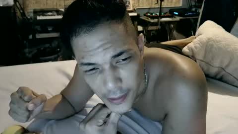 Snapshot of rickybangs chatting on 11-28-25, 09:56 rickybangs online show from 11-28-25, 09:56