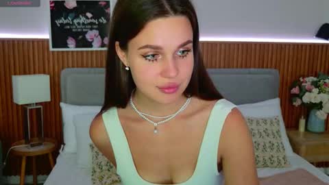 Rihanna online show from 09-09-25, 06:18