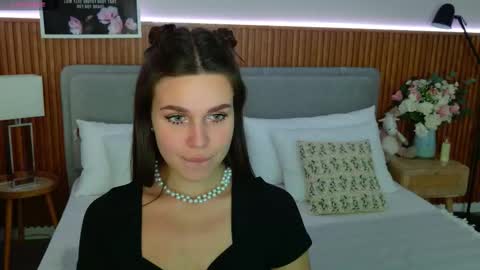 Rihanna online show from 09-19-25, 05:57