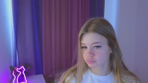 Snapshot of riinaaa chatting on 10-26-25, 09:26 Rina online show from 10-26-25, 09:26