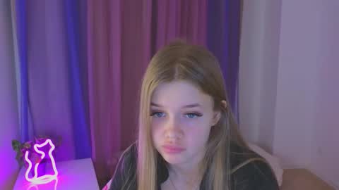 Snapshot of riinaaa chatting on 10-28-25, 09:50 Rina online show from 10-28-25, 09:50