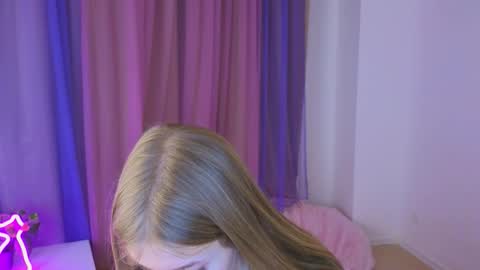 Snapshot of riinaaa chatting on 11-03-25, 09:59 Rina online show from 11-03-25, 09:59