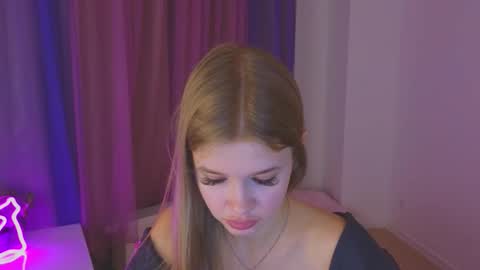 Snapshot of riinaaa chatting on 11-09-25, 10:19 Rina online show from 11-09-25, 10:19