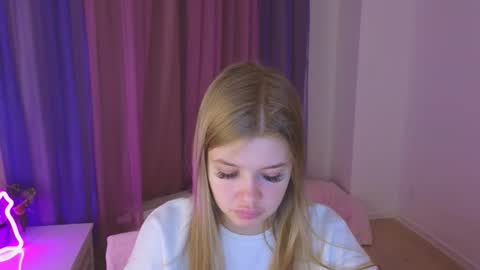 Snapshot of riinaaa chatting on 11-12-25, 10:20 Rina online show from 11-12-25, 10:20