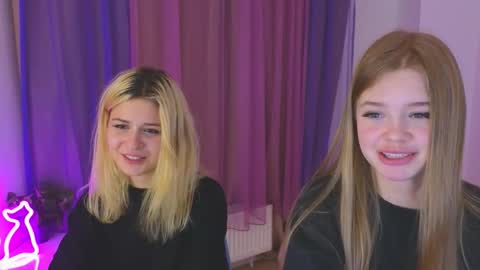 Snapshot of riinaaa chatting on 11-23-25, 10:09 Rina online show from 11-23-25, 10:09