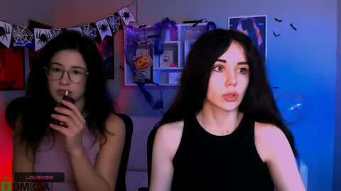 Snapshot of riley_sanders chatting on 10-30-25, 10:16 Meow online show from 10-30-25, 10:16