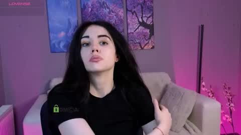 Snapshot of riley_sanders chatting on 11-03-25, 10:16 Meow online show from 11-03-25, 10:16