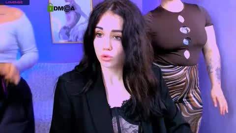 Snapshot of riley_sanders chatting on 11-12-25, 08:30 Meow online show from 11-12-25, 08:30