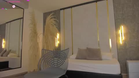 Snapshot of riley_sierra chatting on 11-06-25, 01:01 Riley Sierra online show from 11-06-25, 01:01