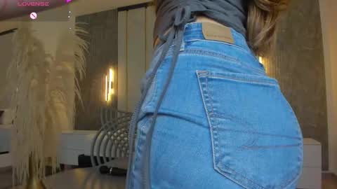 Riley Sierra online show from 12-22-25, 12:35