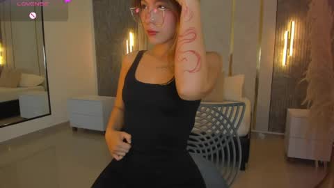 Riley Sierra online show from 04-06-26, 01:01