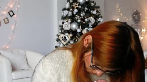 Snapshot of rileycomely chatting on 12-26-24, 01:18 RileyComely online show from 12-26-24, 01:18