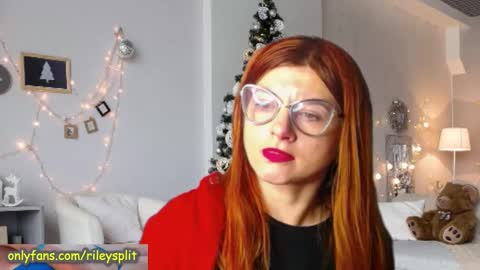 Snapshot of rileycomely chatting on 01-04-25, 10:02 RileyComely online show from 01-04-25, 10:02