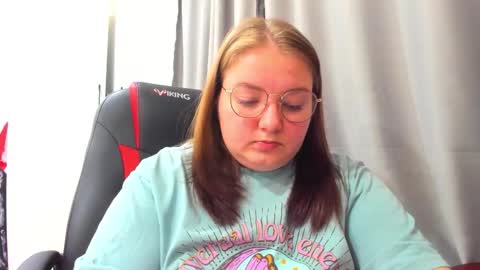 Snapshot of rina16 chatting on 10-24-25, 02:02 rina16 online show from 10-24-25, 02:02