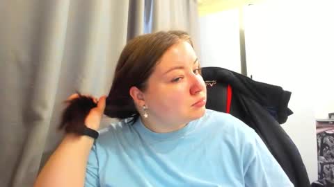 Snapshot of rina16 chatting on 11-04-25, 10:25 rina16 online show from 11-04-25, 10:25