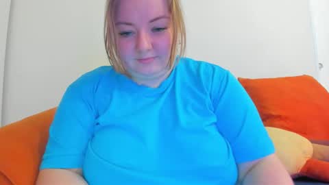 Snapshot of rina16 chatting on 11-25-25, 07:19 rina16 online show from 11-25-25, 07:19