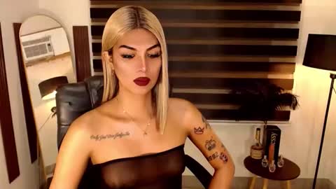 riri online show from 10-10-25, 04:44