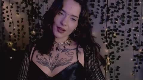 Snapshot of risha_laass chatting on 11-28-25, 08:00 risha_laass online show from 11-28-25, 08:00