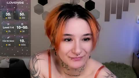 Snapshot of riskypussy chatting on 10-23-25, 02:22 MIley online show from 10-23-25, 02:22