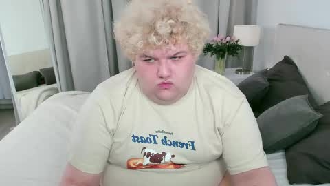 Snapshot of riven_miller chatting on 09-12-25, 08:31 riven_miller online show from 09-12-25, 08:31