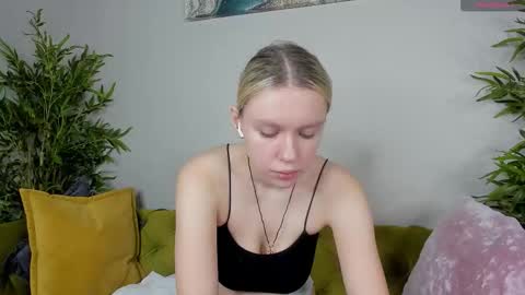 river_stoynee online show from 10-04-25, 01:25