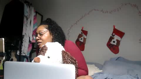 Snapshot of riversaint chatting on 02-14-25, 10:25 River Saint online show from 02-14-25, 10:25