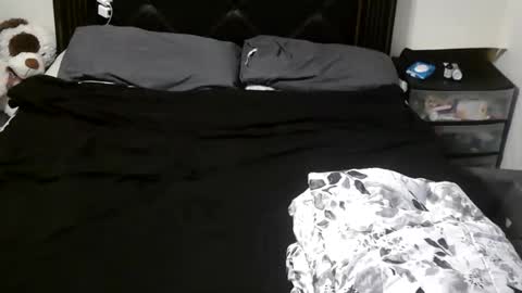 Snapshot of riversaint chatting on 09-21-25, 10:50 River Saint online show from 09-21-25, 10:50