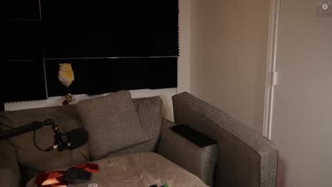 Ryan aka KeylimeRy online show from 10-27-25, 02:59